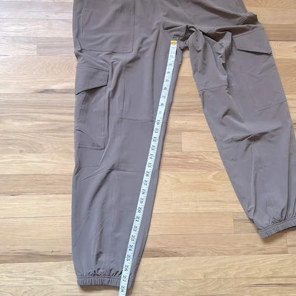 Spanx NWT out of office cargo joggers smoke M - Picture 9 of 10